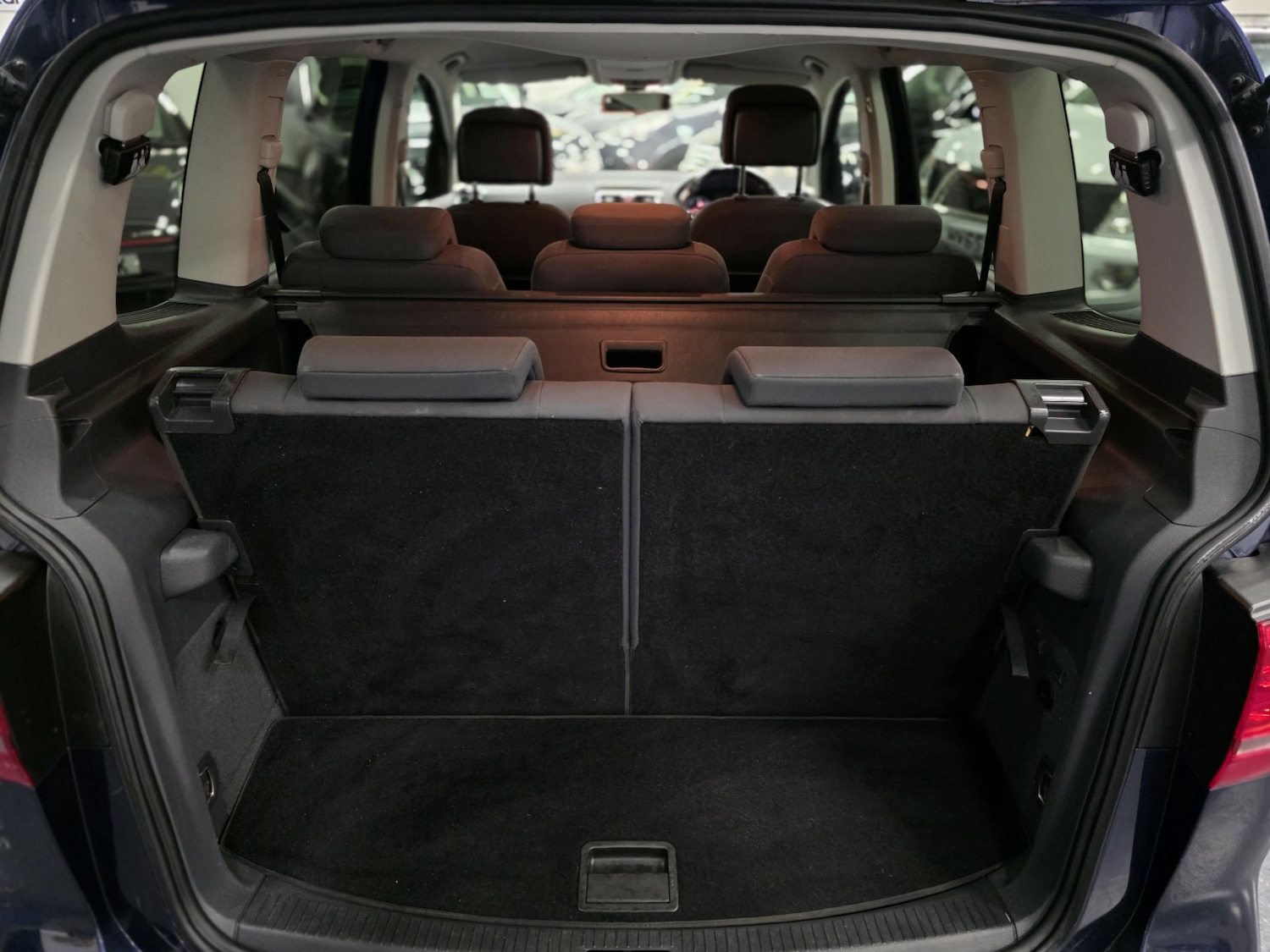 Used Volkswagen Touran 2013 for sale - 76418379: Photo 18