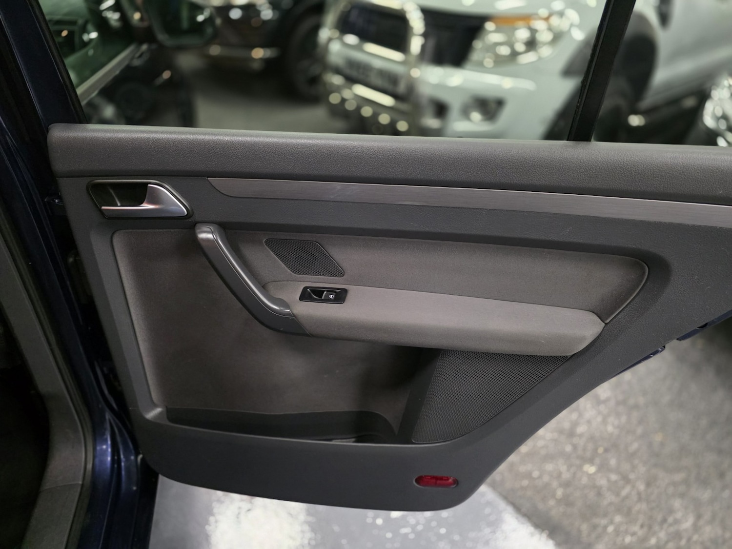 Used Volkswagen Touran 2013 for sale - 76418379: Photo 24