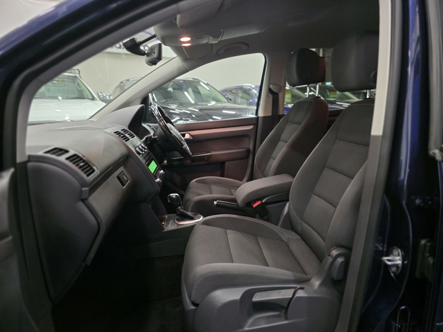 Used Volkswagen Touran 2013 for sale - 76418379: Photo 8