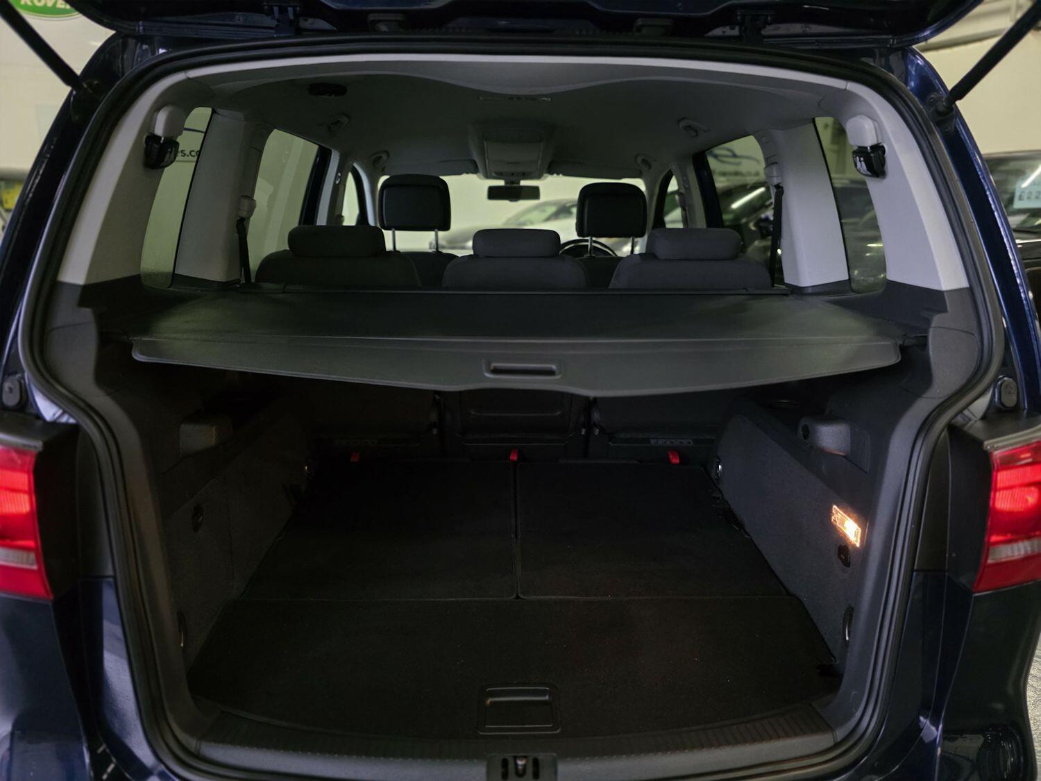 Used Volkswagen Touran 2014 for sale - 76164544: Photo 17