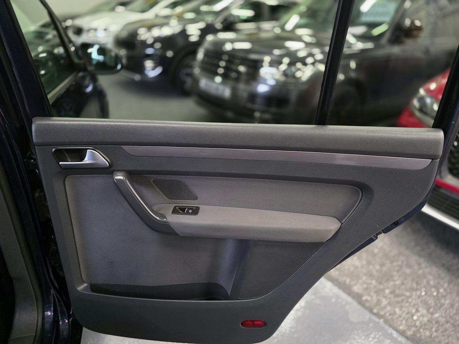 Used Volkswagen Touran 2014 for sale - 76164544: Photo 24