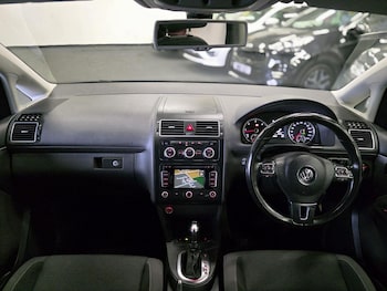 Used Volkswagen Touran 2014 for sale - 76164544: Photo 2