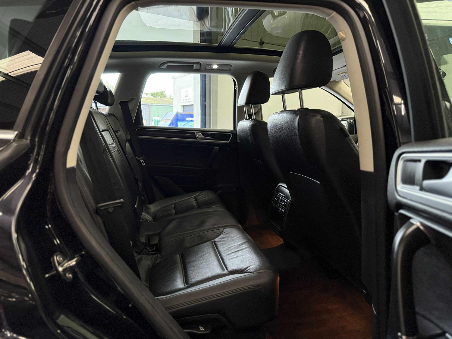 Used Volkswagen Touareg 2017 for sale - 76174068: Photo 16