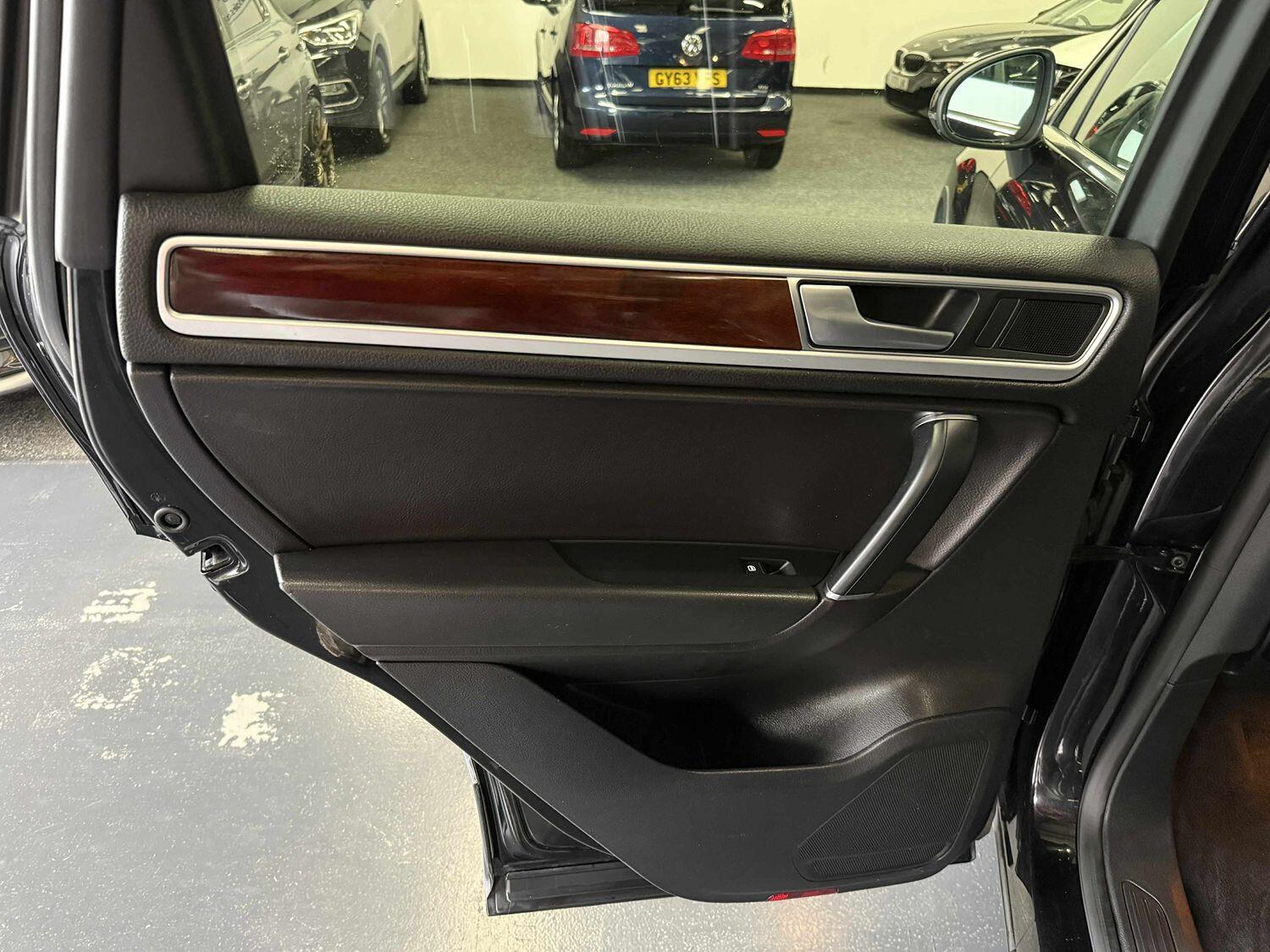 Used Volkswagen Touareg 2017 for sale - 76174068: Photo 27