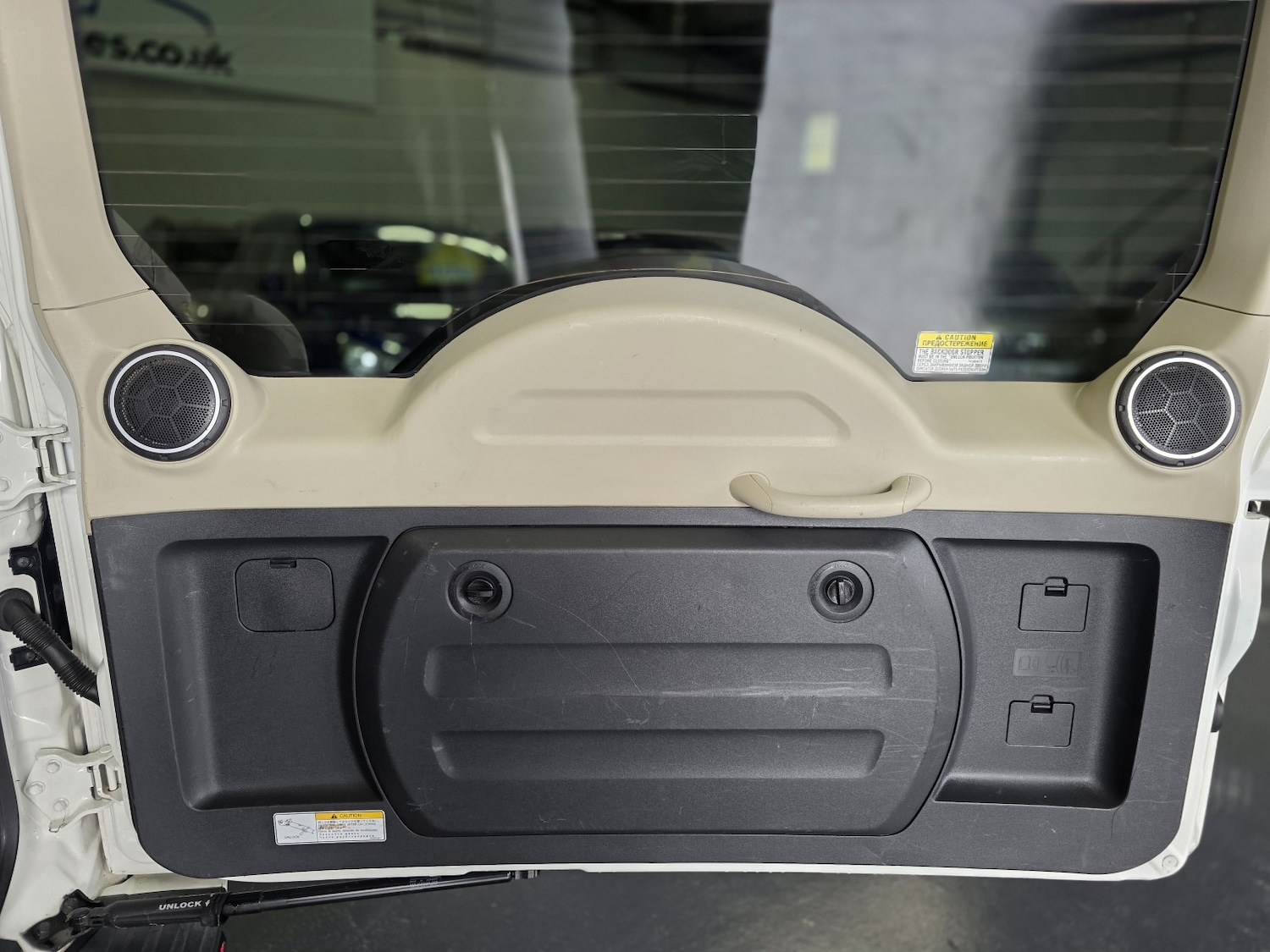 Used Mitsubishi Shogun 2018 for sale - 76407611: Photo 24