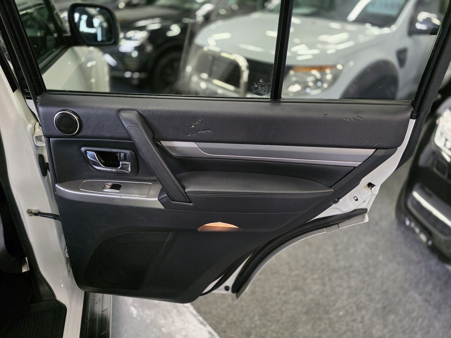 Used Mitsubishi Shogun 2018 for sale - 76407611: Photo 26