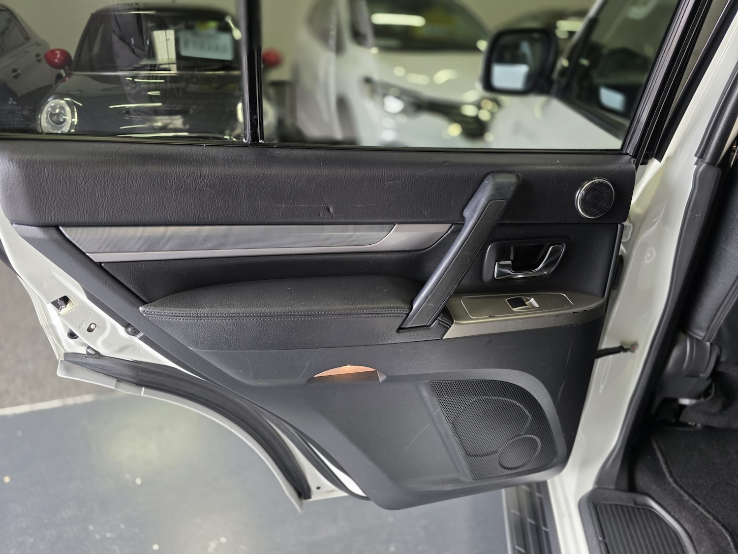 Used Mitsubishi Shogun 2018 for sale - 76407611: Photo 28