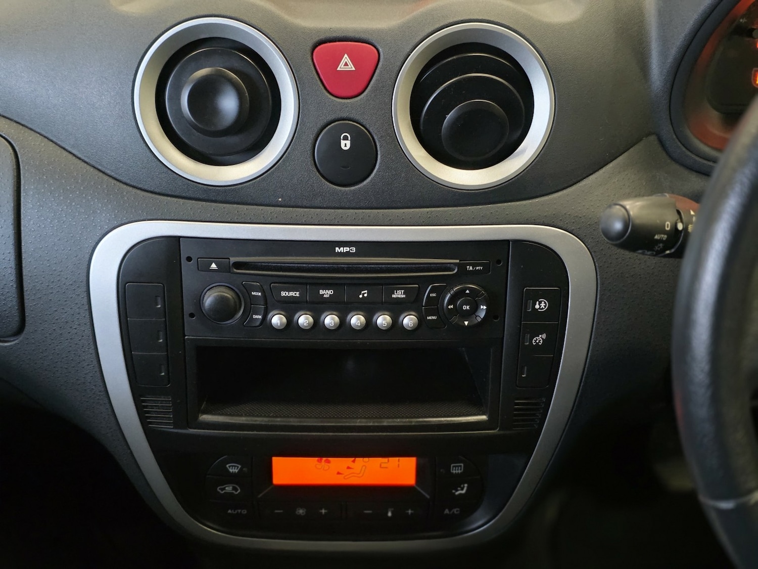 Used Citroen C3 2007 for sale - 76387290: Photo 13