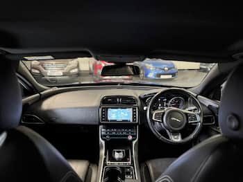 Used Jaguar XE 2015 for sale - 79697153: Photo