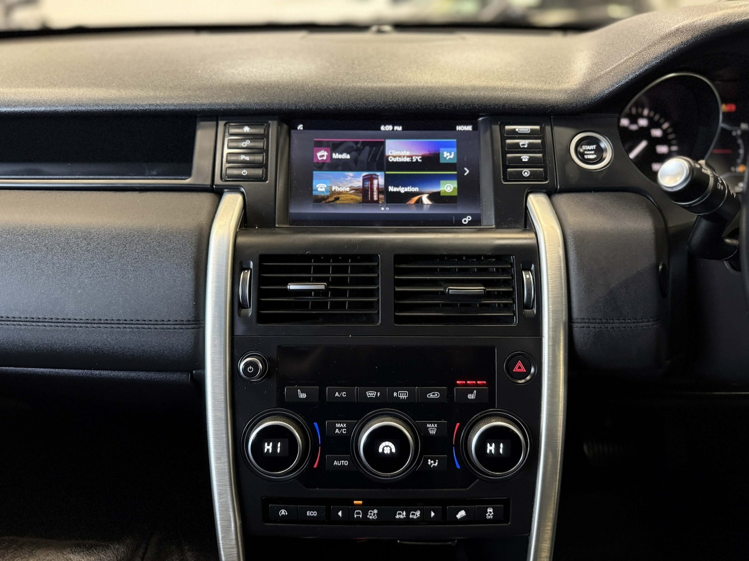 Used Land Rover Discovery Sport 2017 for sale - 77881019: Photo 12