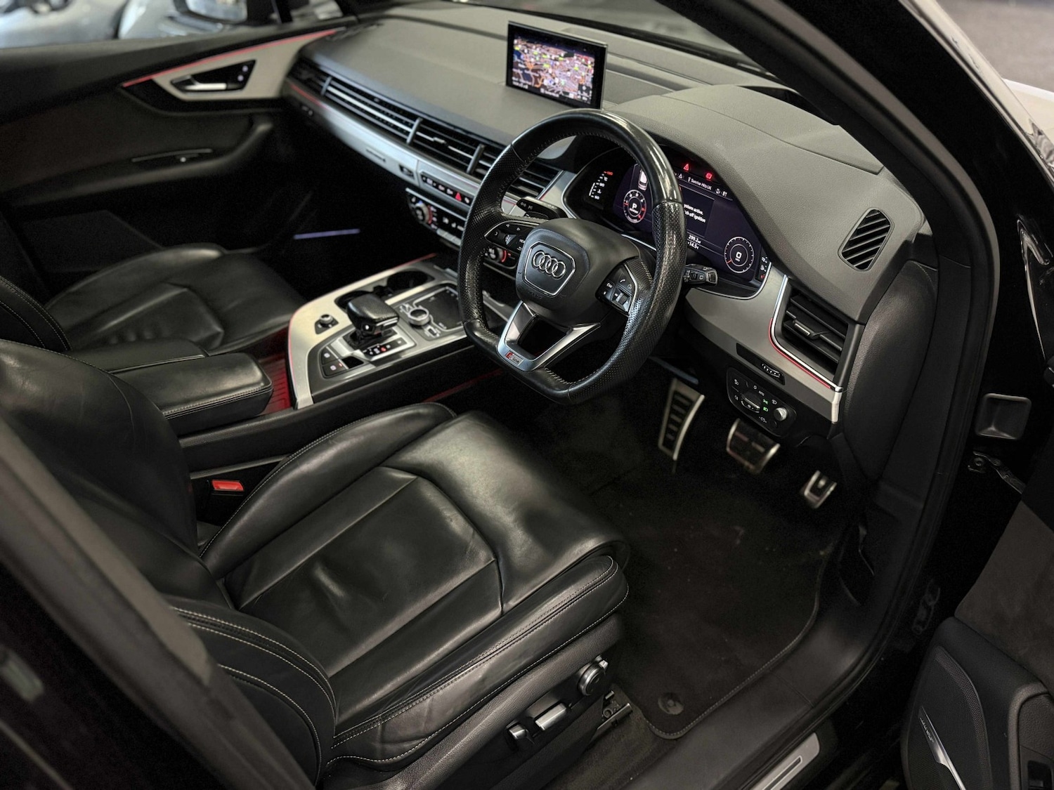 Used Audi Q7 2018 for sale - 76497411: Photo 16