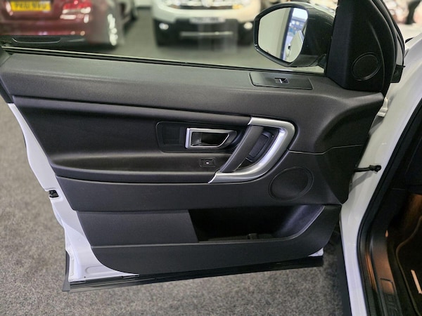 Used Land Rover Discovery Sport 2016 for sale - 76281419: Photo 26