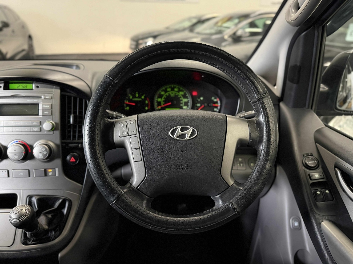 Used Hyundai i800 2011 for sale - 76483090: Photo 11