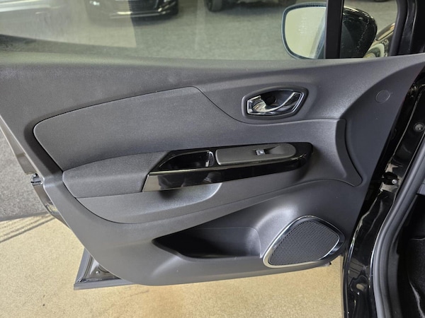 Used Renault Captur 2017 for sale - 74321179: Photo 25