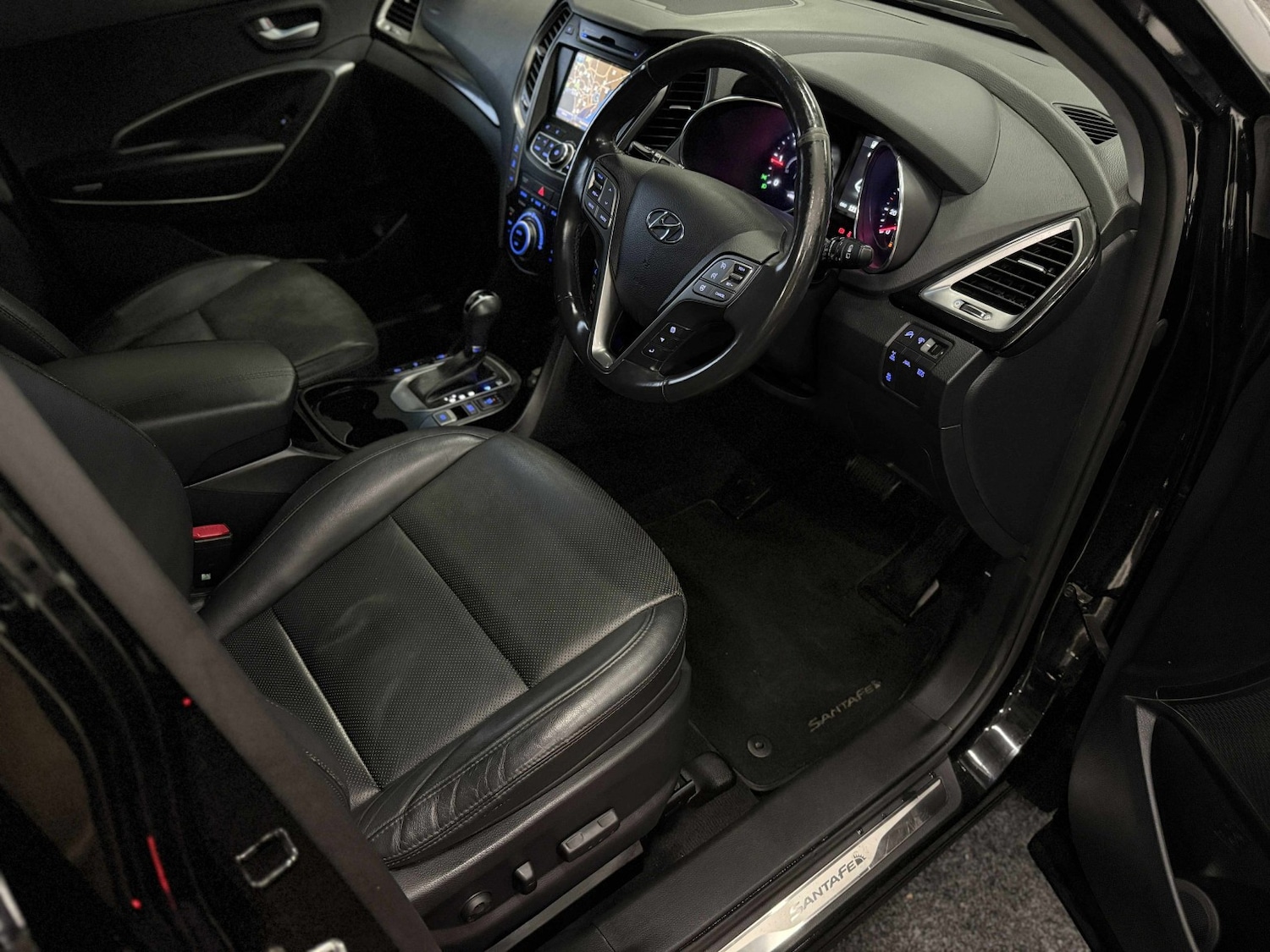 Used Hyundai Santa Fe 2015 for sale - 76482964: Photo 14