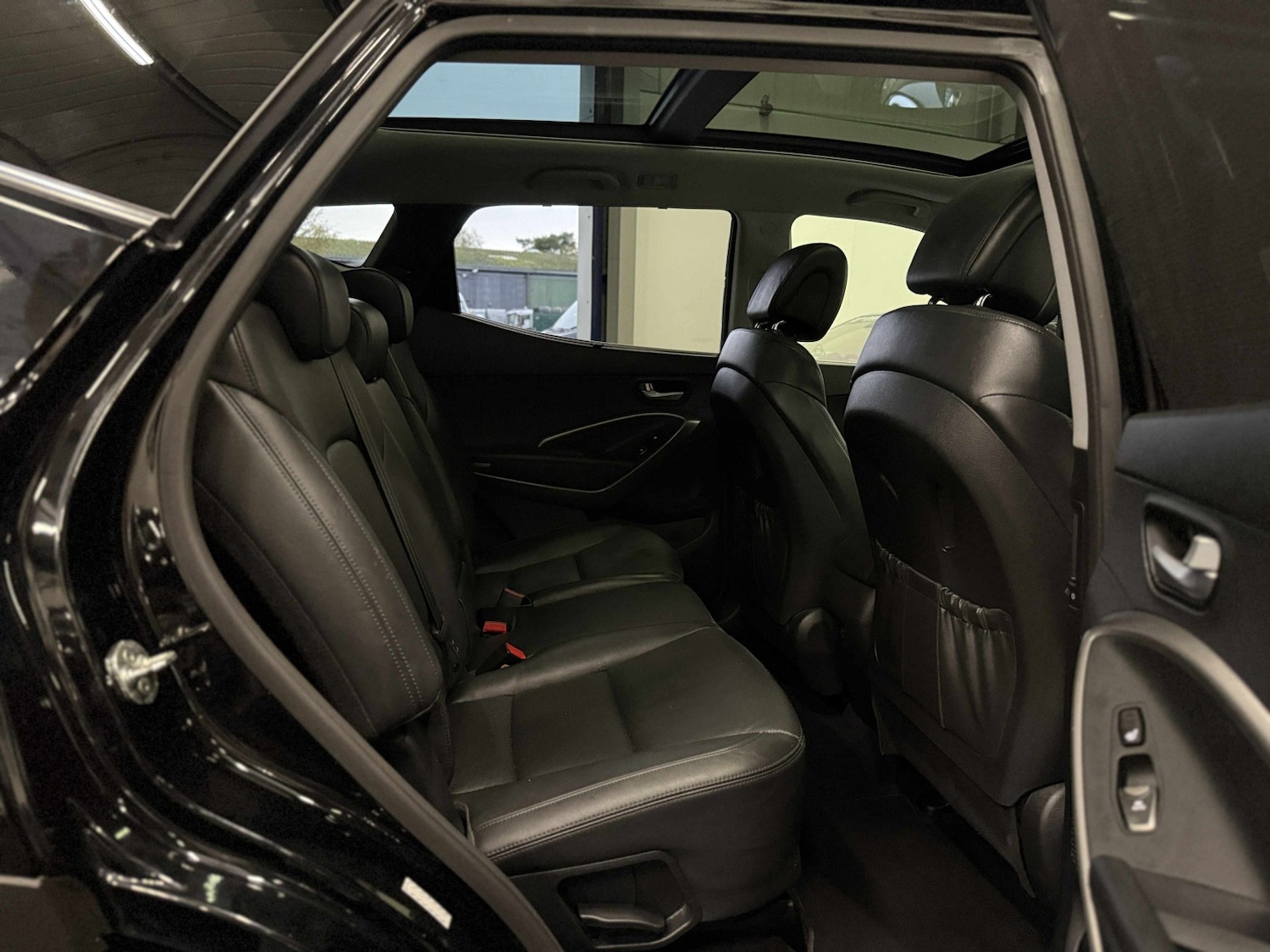 Used Hyundai Santa Fe 2015 for sale - 76482964: Photo 15