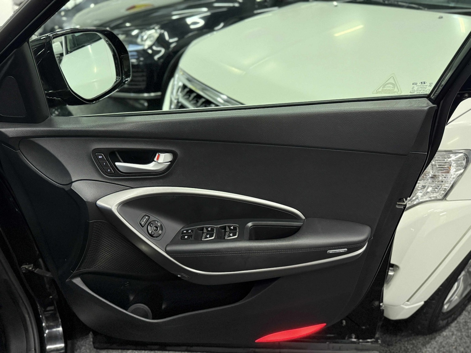 Used Hyundai Santa Fe 2015 for sale - 76482964: Photo 24