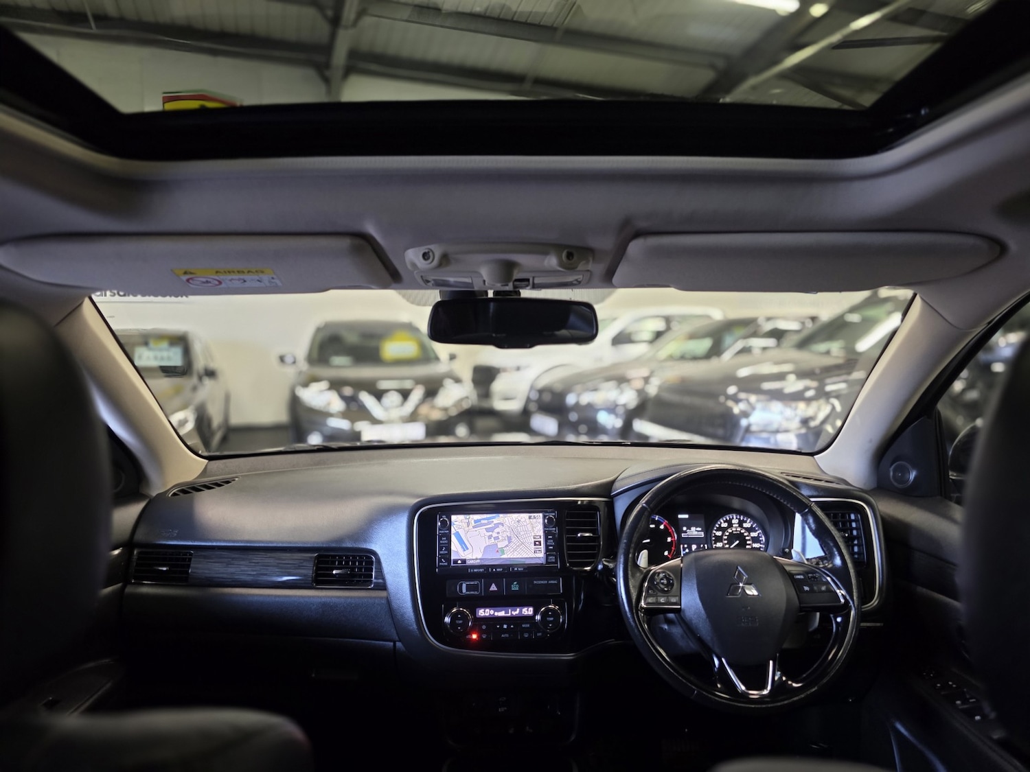 Used Mitsubishi Outlander 2018 for sale - 77921393: Photo 2