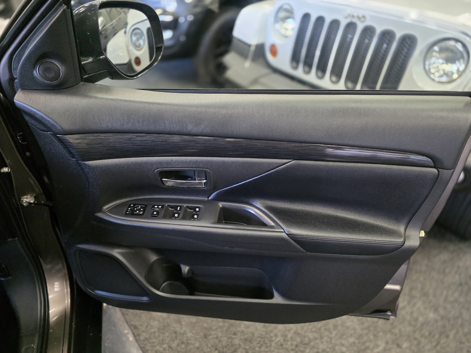 Used Mitsubishi Outlander 2018 for sale - 77921393: Photo 24