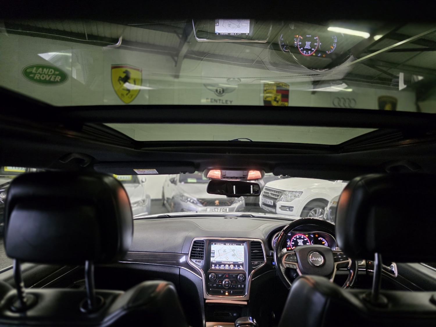 Used Jeep Grand Cherokee 2015 for sale - 76725727: Photo 2