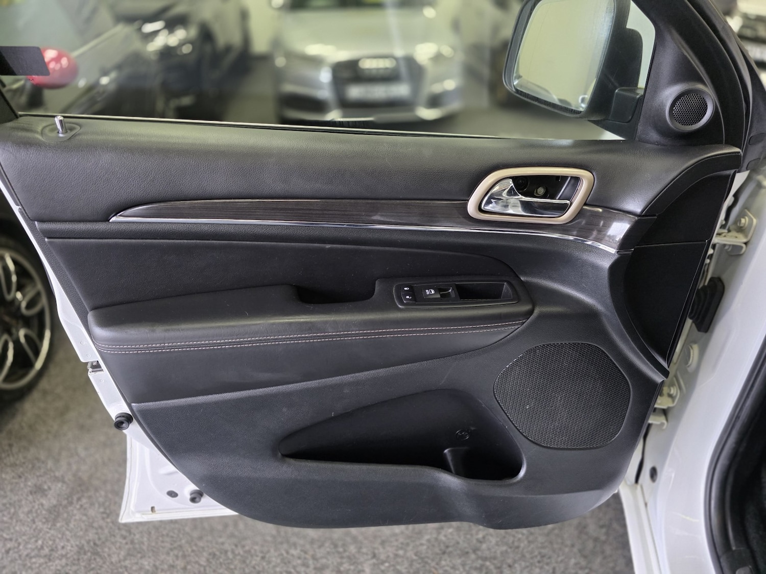 Used Jeep Grand Cherokee 2015 for sale - 76725727: Photo 28