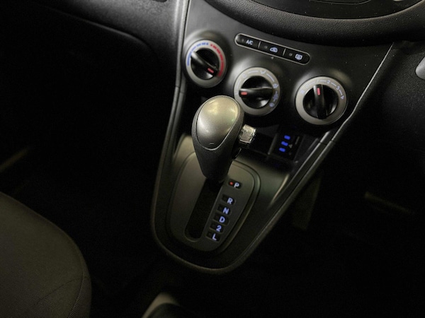 Used Hyundai i10 2012 for sale - 76246193: Photo 14