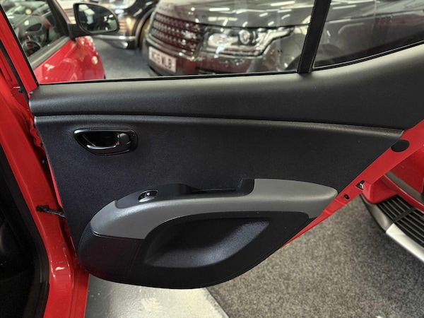 Used Hyundai i10 2012 for sale - 76246193: Photo 25