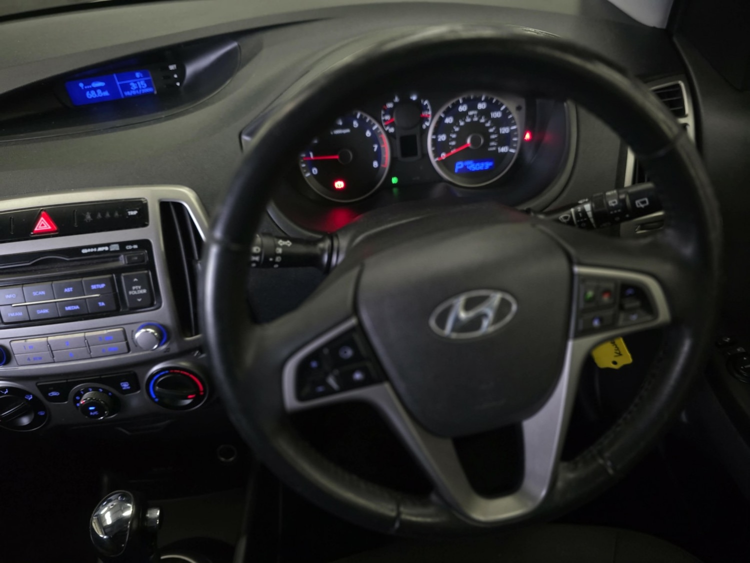 Used Hyundai i20 2015 for sale - 77357290: Photo 10
