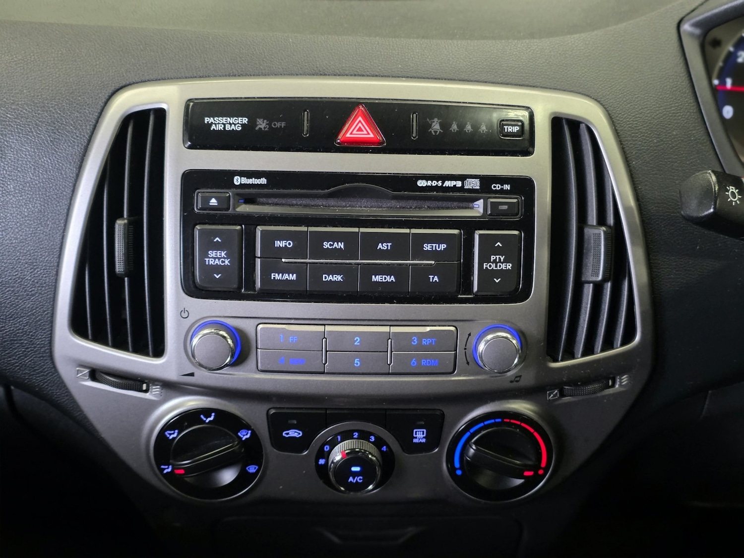 Used Hyundai i20 2015 for sale - 77357290: Photo 12