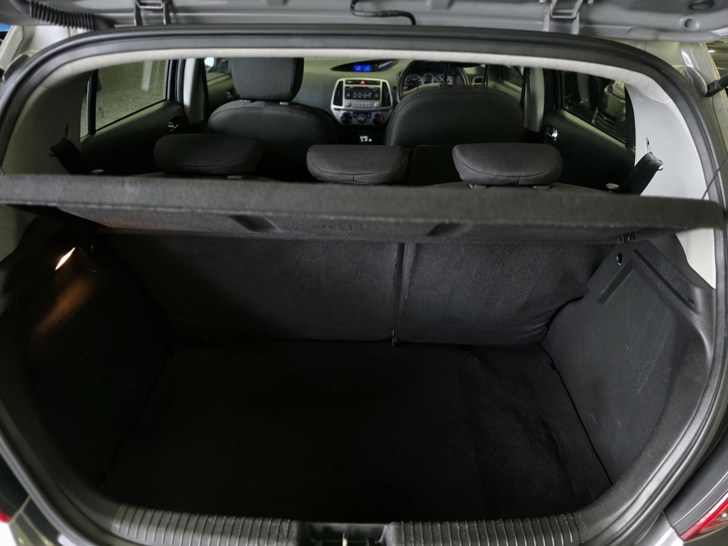 Used Hyundai i20 2015 for sale - 77357290: Photo 17