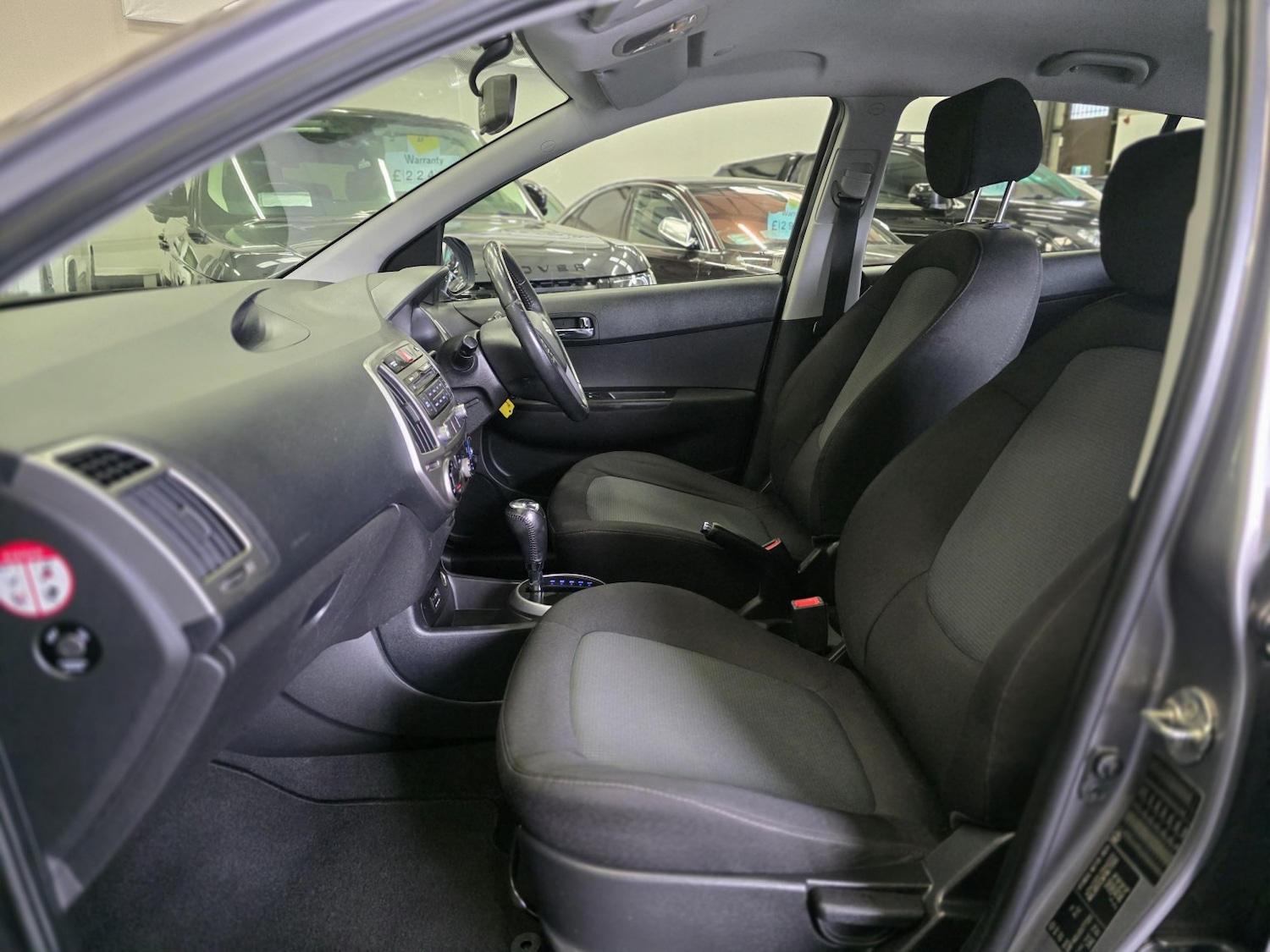 Used Hyundai i20 2015 for sale - 77357290: Photo 8