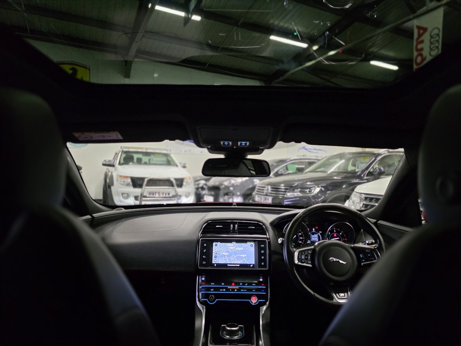 Used Jaguar XE 2016 for sale - 76560066: Photo 2