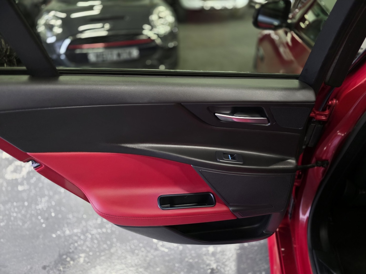 Used Jaguar XE 2016 for sale - 76560066: Photo 27