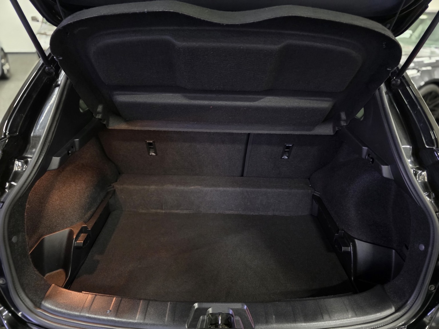 Used Nissan Qashqai 2016 for sale - 77277403: Photo 18