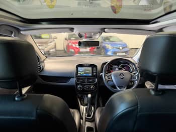 Used Renault Clio 2018 for sale - 79644375: Photo