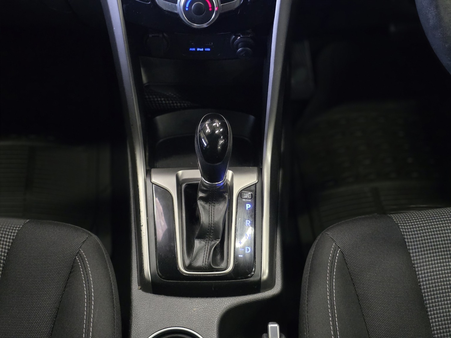 Used Hyundai i30 2013 for sale - 76571110: Photo 13