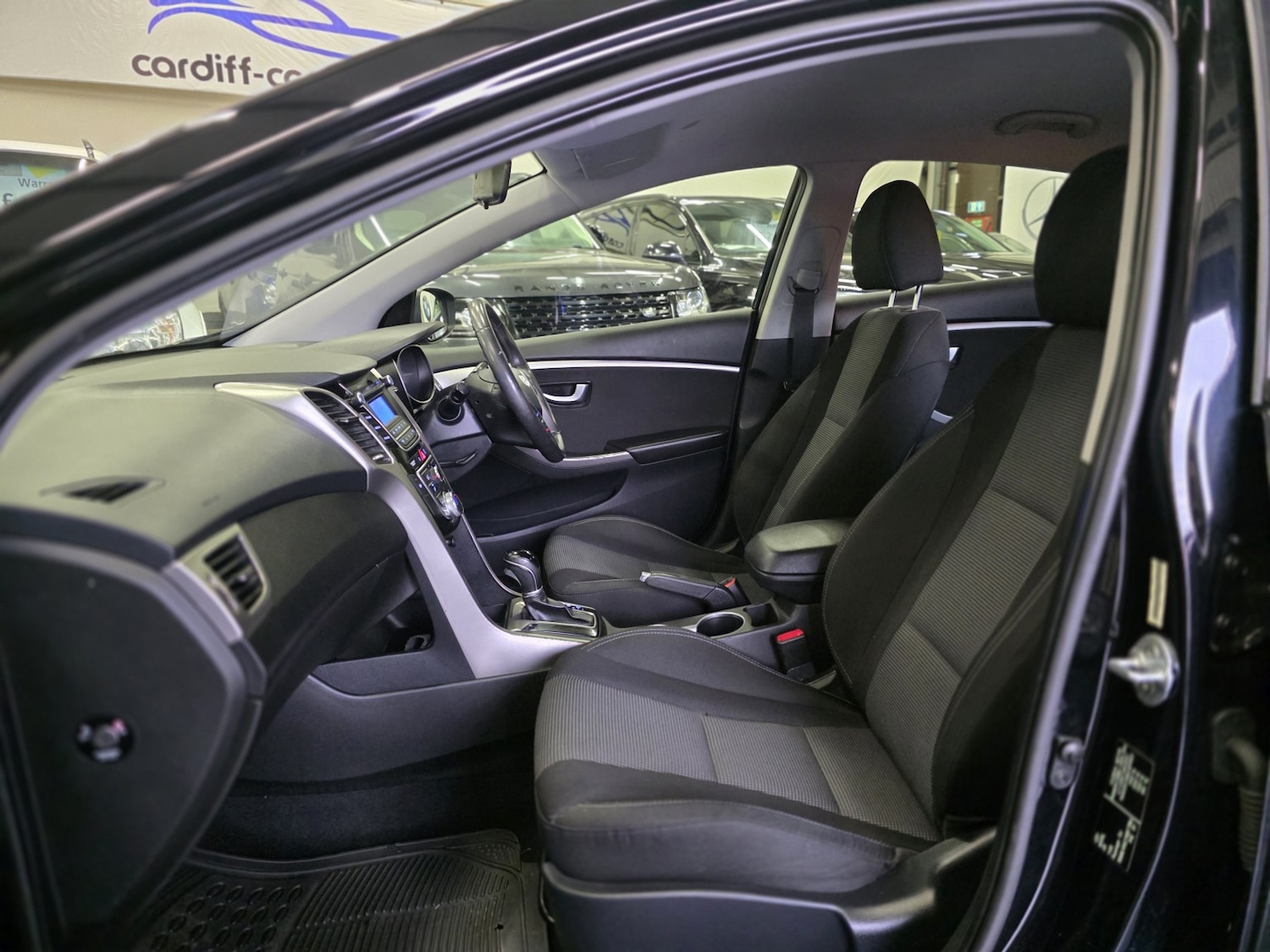 Used Hyundai i30 2013 for sale - 76571110: Photo 8