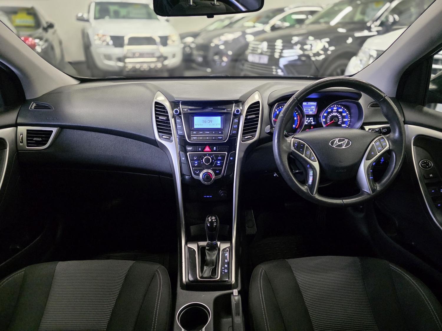 Used Hyundai i30 2013 for sale - 76571110: Photo 9