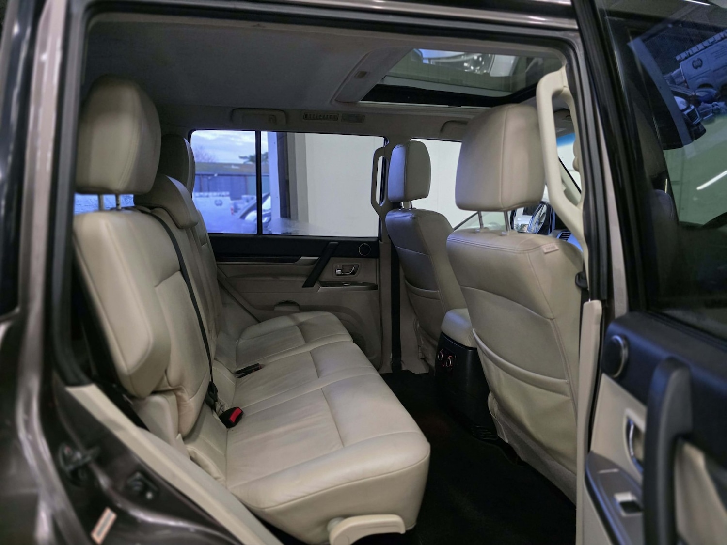 Used Mitsubishi Shogun 2016 for sale - 77173233: Photo 16