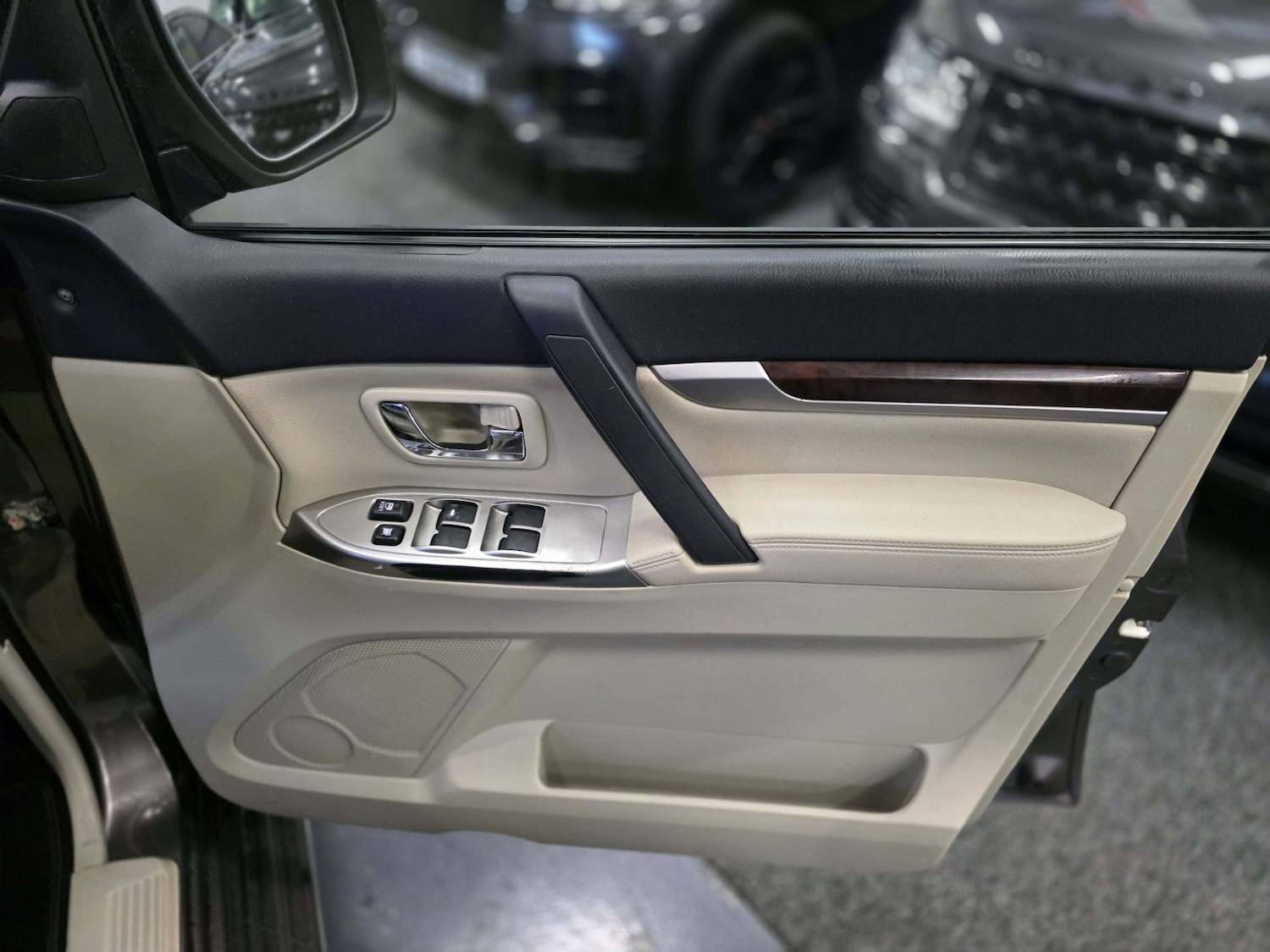 Used Mitsubishi Shogun 2016 for sale - 77173233: Photo 24