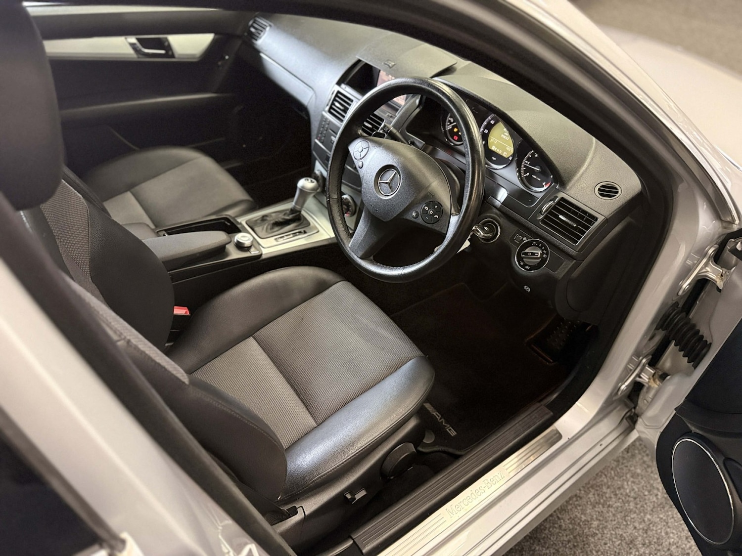 Used Mercedes-Benz C Class 2009 for sale - 78098201: Photo 15