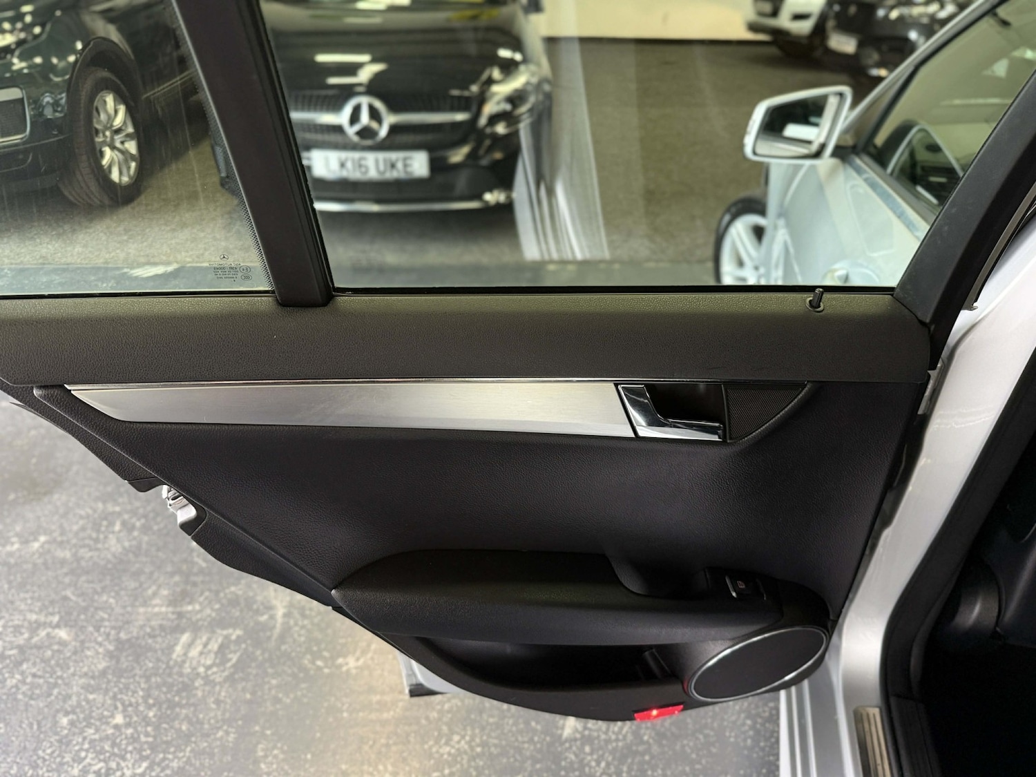 Used Mercedes-Benz C Class 2009 for sale - 78098201: Photo 28