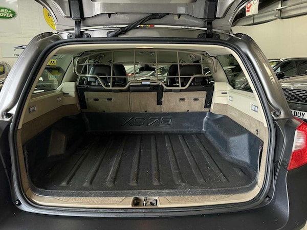 Used Volvo XC70 2011 for sale - 75266784: Photo 17