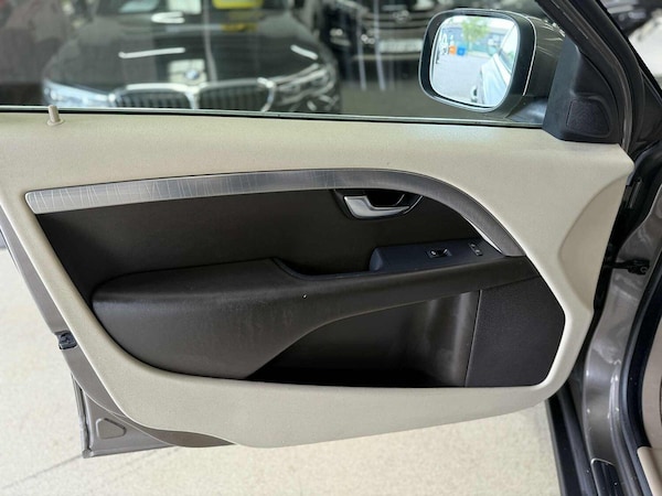Used Volvo XC70 2011 for sale - 75266784: Photo 25