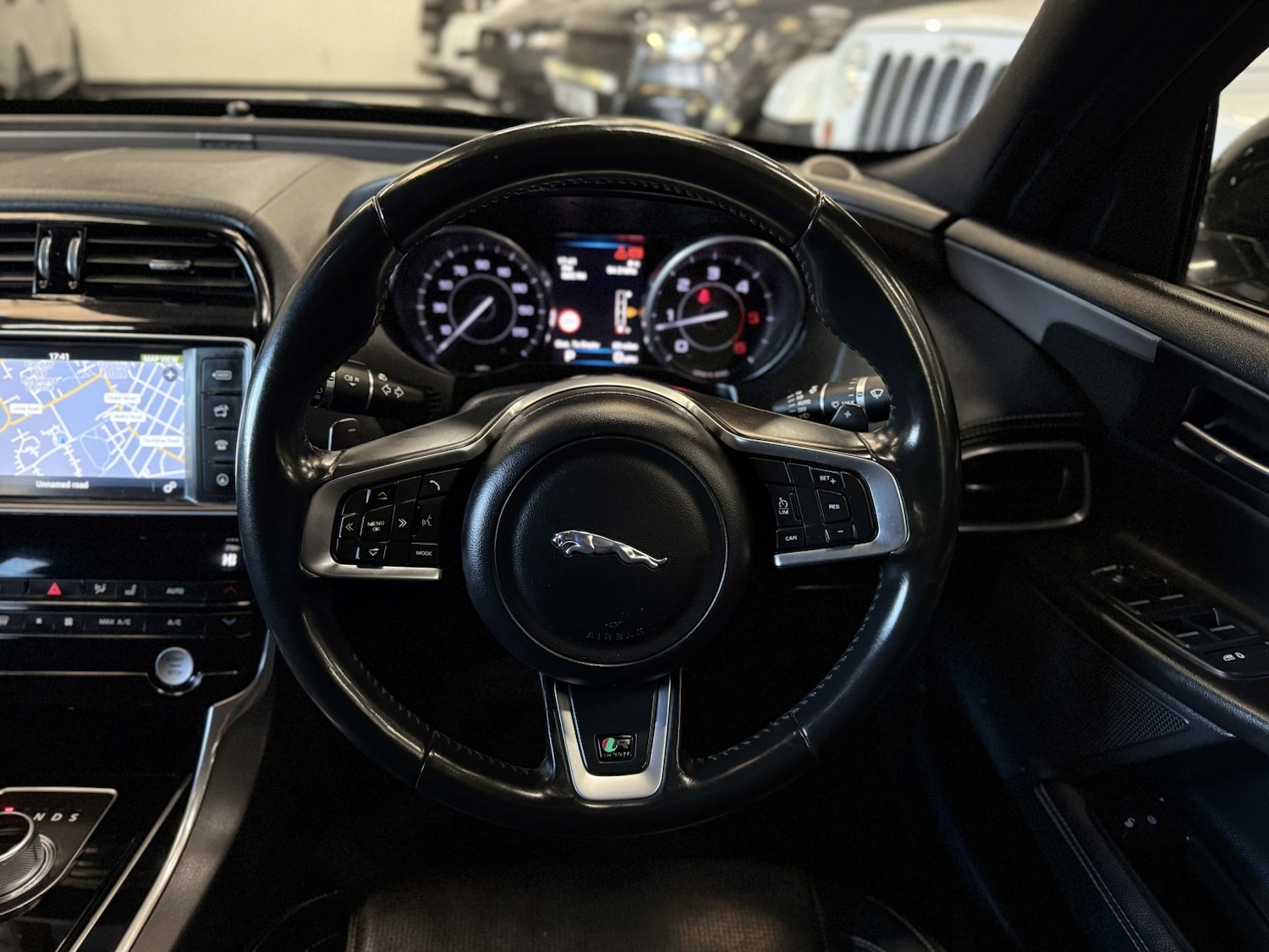 Used Jaguar XE 2015 for sale - 78018308: Photo 10