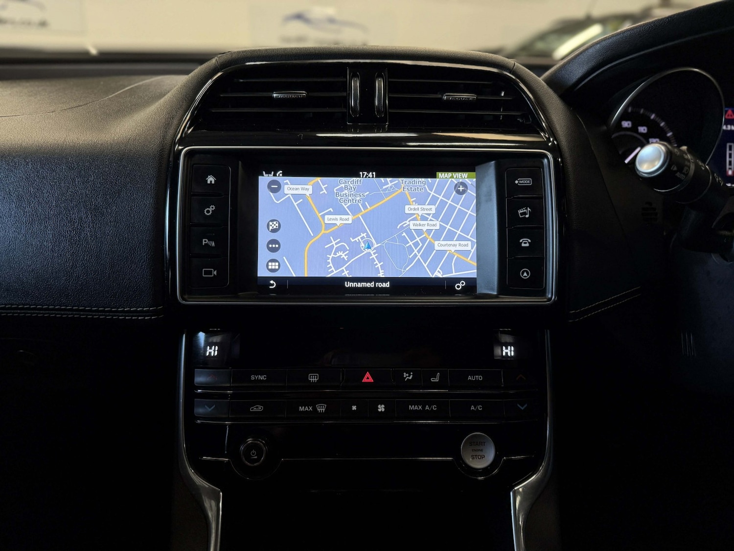 Used Jaguar XE 2015 for sale - 78018308: Photo 12