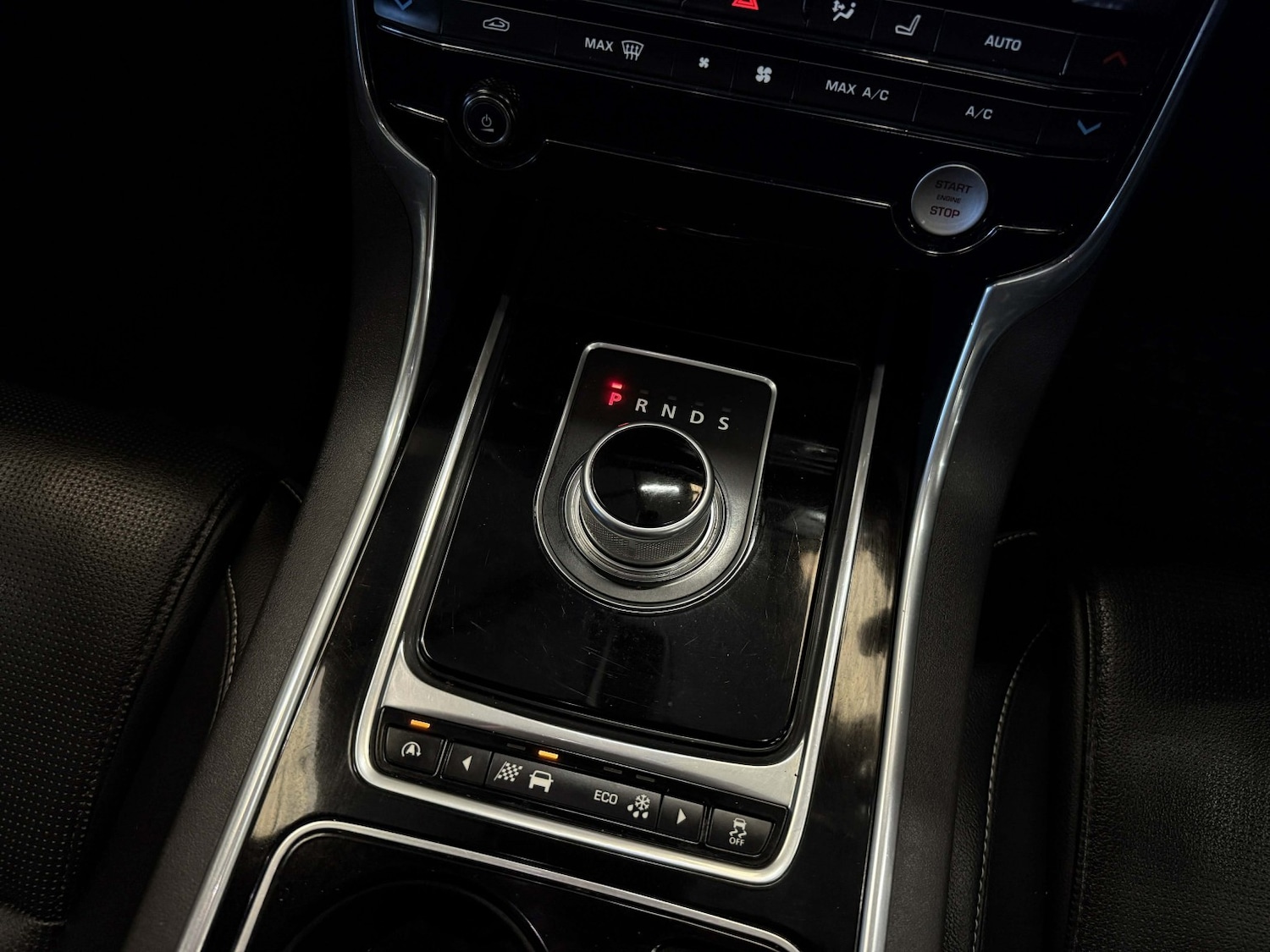 Used Jaguar XE 2015 for sale - 78018308: Photo 14