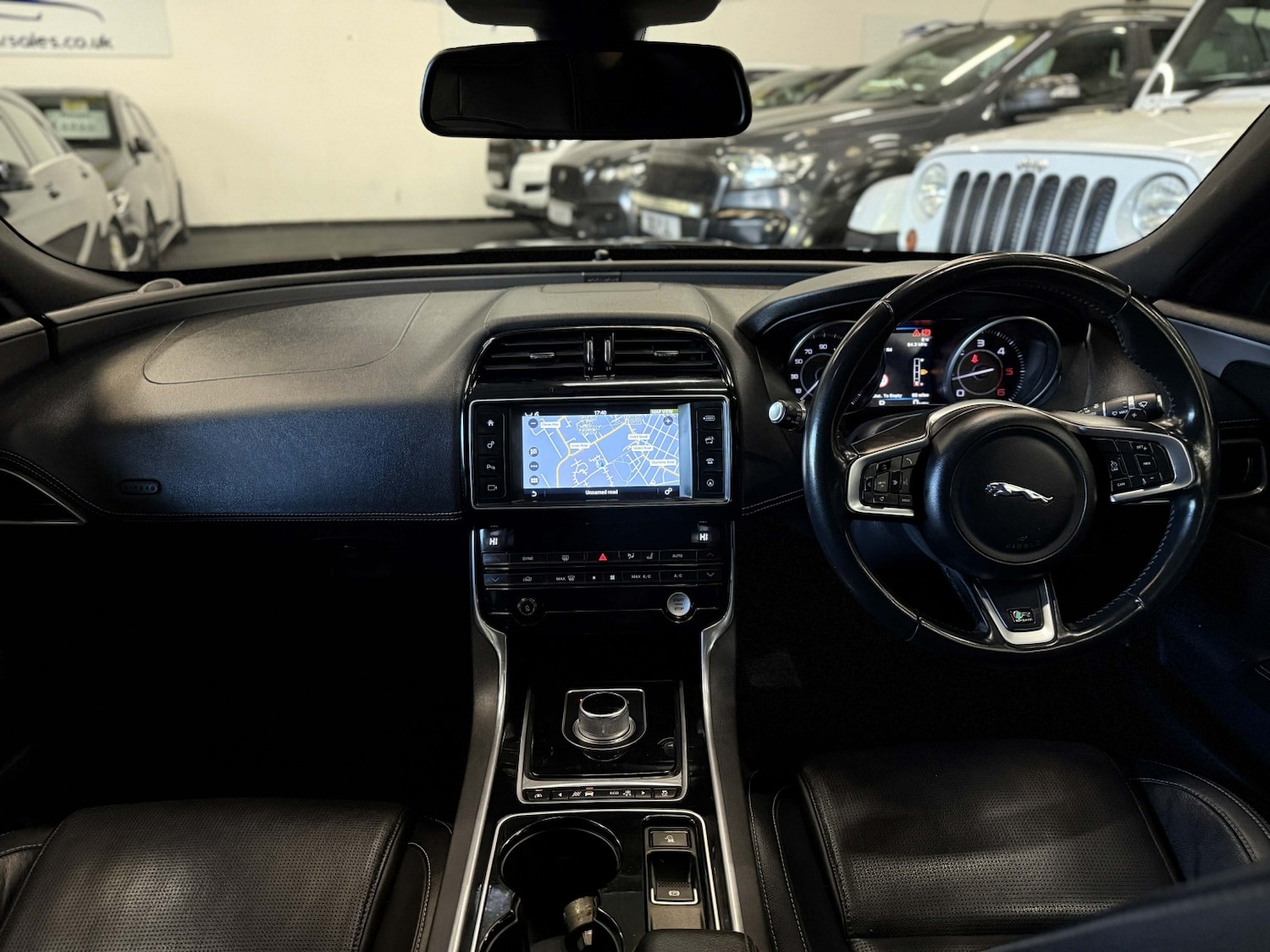 Used Jaguar XE 2015 for sale - 78018308: Photo 2