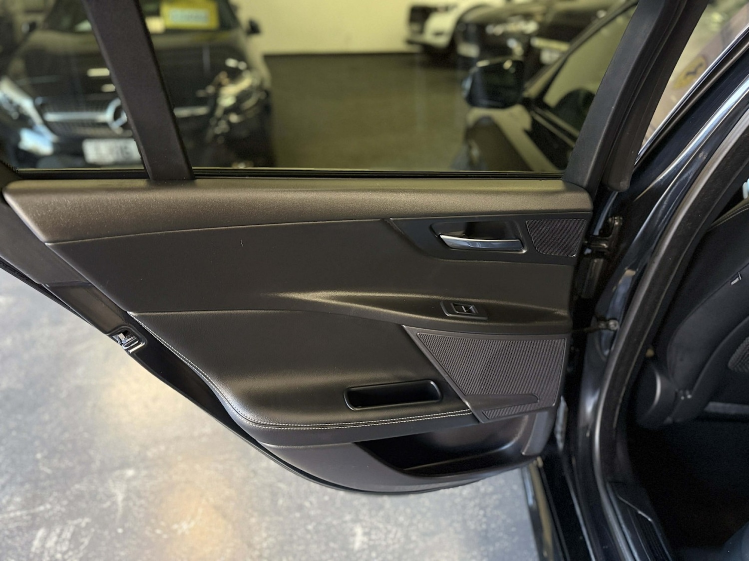 Used Jaguar XE 2015 for sale - 78018308: Photo 27