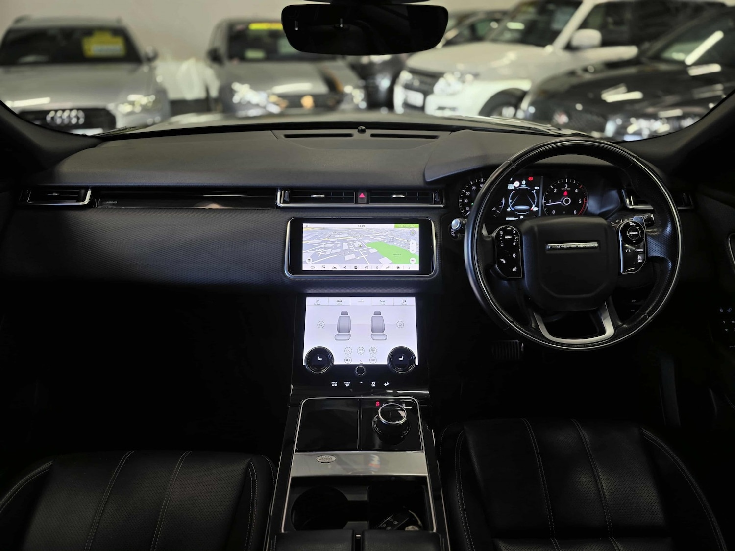 Used Land Rover Range Rover Velar 2018 for sale - 76821641: Photo 2